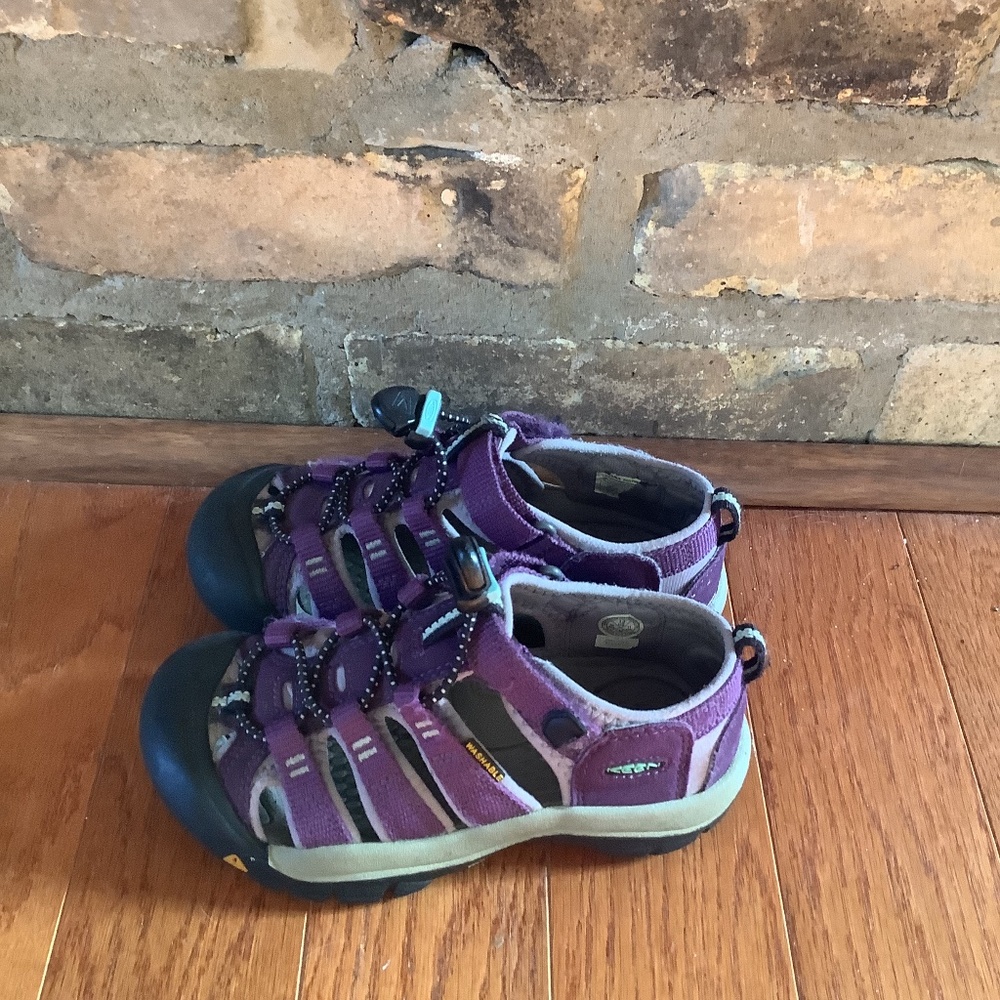 Keen kids sandals, size 12, very good condition, purple